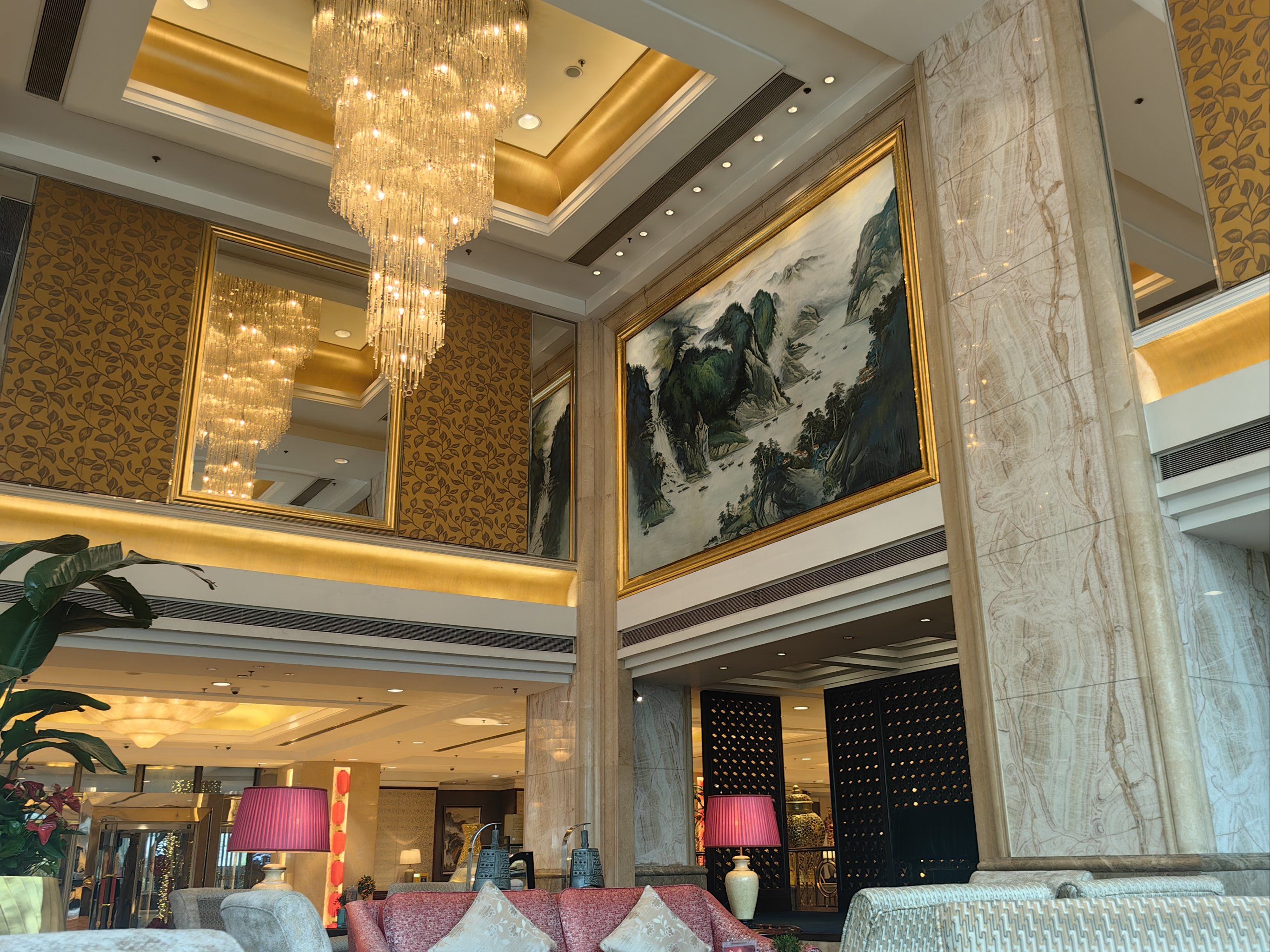 今天入住香格里拉酒店的时候在大堂吧等朋友