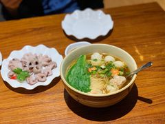 馄饨竹升面-全渔村小海鲜