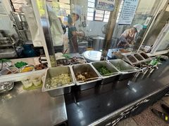 -鸿浩扒猪脚米线