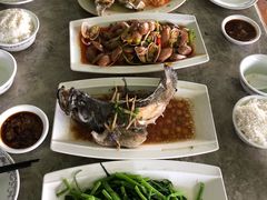 -四川小胡子海鲜(丁村万人海鲜广场店)