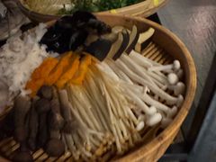 -尚尚仙·酸汤猪手·猪肚鸡火锅(华联万柳购物中心店)