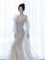 -月月婚纱礼服仓储店(王府井店)