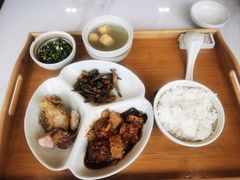 -上海宝宁宝马4S店