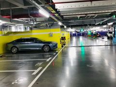 -白玉兰广场停车场