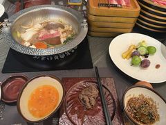 -牛YO寿喜烧·铁板烧和牛火锅自助(市府恒隆店)