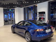 -TESLA 特斯拉(上海太古汇体验店)