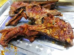 烤羊排-炕锅羊肉土火锅面片大王