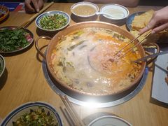 -洱火云南酸菜牛肉火锅(石景山当代商城店)