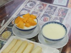 香滑凤凰奶-周大娘牛乳(旧寨古村总店)