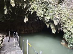 -怀托摩萤火虫洞