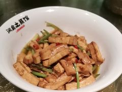 -洞庭土菜小炒馆(易发广场店)