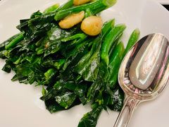 拍蒜油渣炒芥兰苗-北京四季酒店·采逸轩