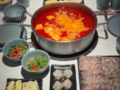 酸汤猪脚锅-小街猪手(团结湖店)