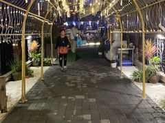 -冰冰龙虾·江湖菜·花园江景餐厅