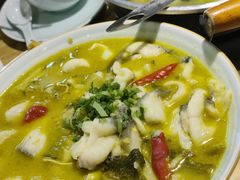牛匠老坛酸菜鱼-全牛匠·乐山跷脚牛肉(新中关店)