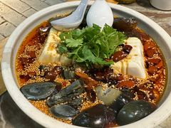 -锅老头海鲜铁锅炖