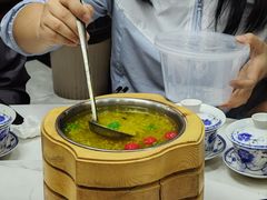 -三江源美食城