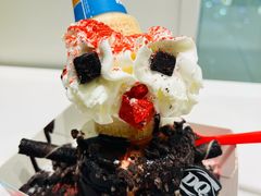 草莓巧克力小雪怪-DQ·蛋糕·冰淇淋(河东万达店)