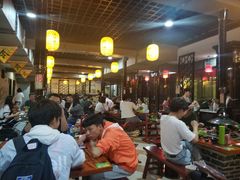 等位区-炭虎子水浒烤肉(梦时代店)