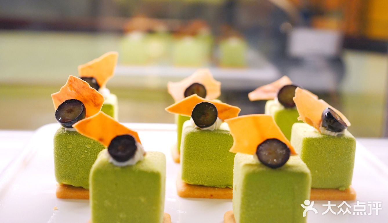 康德莱酒店里的火锅自助餐