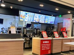 -麦当劳(上海虹桥站30B检票口楼上)