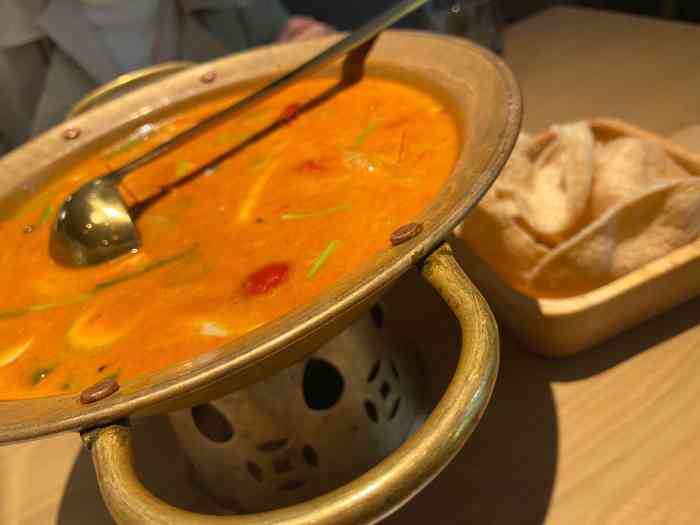 迷迭泰泰国餐厅(交大凯德店)-"和朋友在金牛凯德广场这边唱歌,吼到