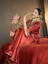点击看大图 -挪娅婚纱摄影皇家会所