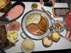 -老房老舍重庆火锅(假日城市店)