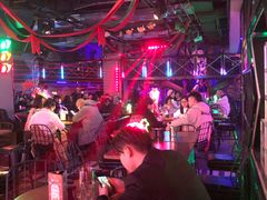 -UP嘻哈酒吧(粉巢店)
