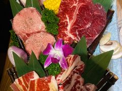 黑牛六拼-明洞阿姨·韩式酱蟹烤肉·创意料理(三元桥店)