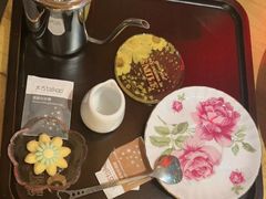 -月亮眼花园餐厅书吧酒吧