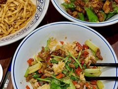 -李与白包子铺(桐梓林店)