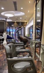 点击看大图 -八佰伴8008星级形象店