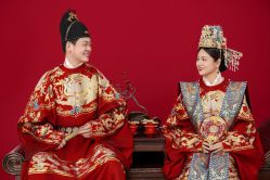 -雪中彩影婚纱摄影·微光艺术中心