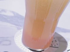 鲜榨果汁-潮一不贰·法式甜品·生日蛋糕·西式简餐(外滩店)