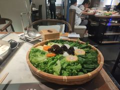 -尚尚仙·酸汤猪手·猪肚鸡火锅(华联万柳购物中心店)