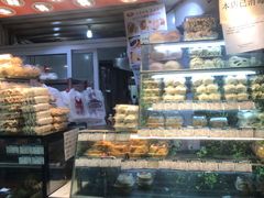 面包甜点陈列柜-白玉兰食品(汇联商厦店)