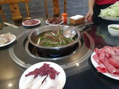 -周老三跷脚牛肉·全牛火锅(非遗传承店)