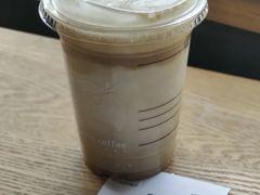 椰云拿铁-瑞幸咖啡(岳家嘴地铁站店)