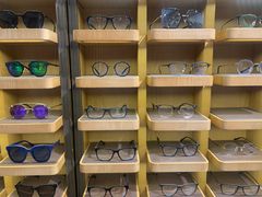 -肆兮眼镜·蔡司·徕卡战略合作店(大坪店)