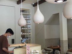-VERIE BAKEHOUSE