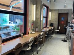 -必胜客(上海华谊新所店)