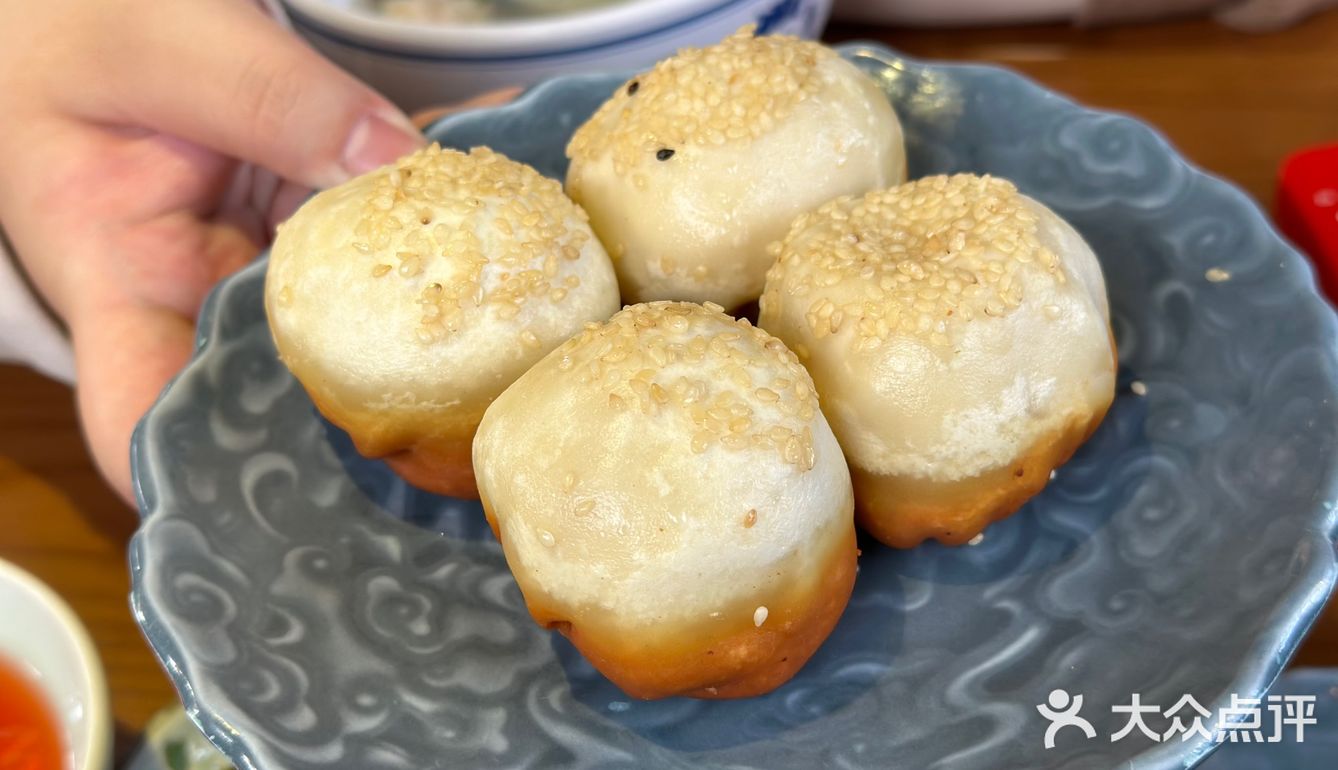【小吃】招牌虾仁生煎确实好吃😋