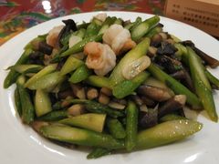 -闯关东东北农家菜(崂山石老人店)