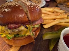 黑毛牛汉堡-羽深肉铺 Steak & Wine
