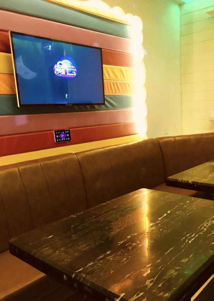 聚点量贩ktv-"厕所真的超!级!脏!和几个朋友庆祝生日,.