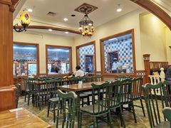 大堂-清真·玛丽亚新疆菜主题餐厅(浙江中路店)