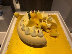 慕斯蛋糕-广州花园酒店-凌璇阁360度高空海鲜自助餐CAROUSEL