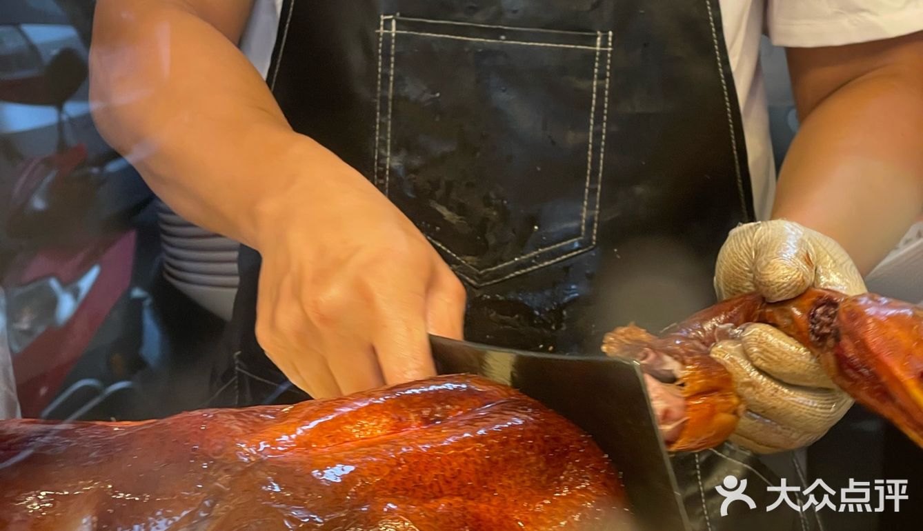 随便进的 次次经过都看到好多人在排队买斩料！