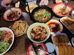 -爆炸头阿姨小四川正宗川味小吃(无任何分店)